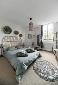 Large Bohemian T3 80m2 with Private Parking - Image 4