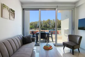 Phaedrus Living - Seaside Executive Flat Harbour 208 - Image 3