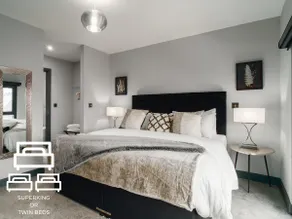 Spacious Luxe Duplex Apt, Parking, 10mins City Ctr - Image 4