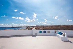 Design house with roof terrace & ocean views - Image 2