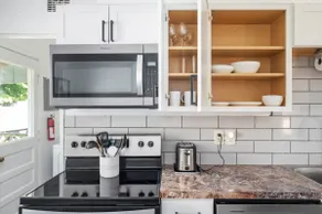 Clean & Bright home on South Side - Image 4