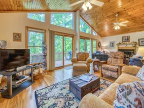 Serene Cabin w/ Hot tub/Fire place/Pet friendly - Image 3