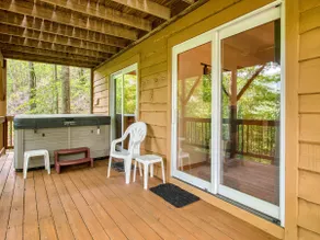 Serene Cabin w/ Hot tub/Fire place/Pet friendly - Image 5