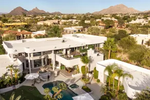 Stunning Private & Modern N. Scottsdale Estate! - Image 2