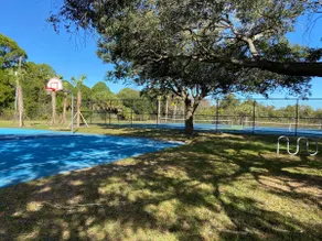 The perfect lake house getaway near the airport. - Image 4