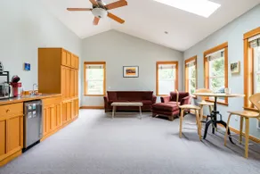 Bainbridge Island Guesthouse, a cozy casita. - Image 5