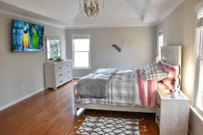 Spacious 3k sqft Modern Home Near KSU & Downtown - Image 5