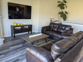 Family Style Home right on the Bike Trail - Image 3