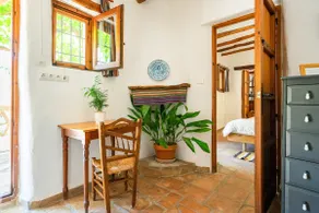 Troglodyte house, courtyard. Absolutely private, high standing - Image 3