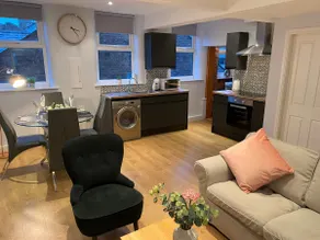 The Silk Mill - Free Parking, WiFi, Work Station, VERY central - Image 3