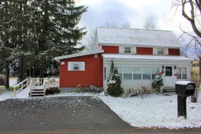 The G&G, Cozy 4 Bedroom Home with Private Parking. - Image 4