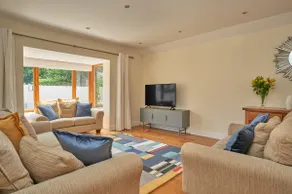 Dublin 'Home from Home', Luxury, Private Secure House - Image 3