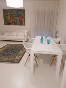 White home - Image 2