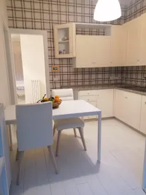 White home - Image 5
