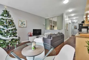 Beautiful 1BR condo + den + 1 parking in Downtown - Image 3
