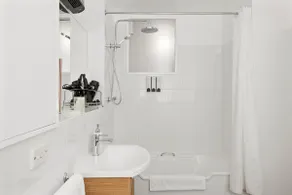 Modern Luxurious Living With Your Own Parking Spot - Image 5
