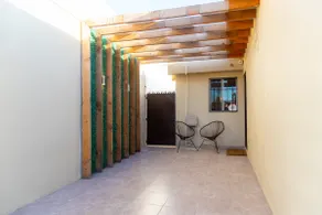 Family home • 2 BR + private parking + A/C - Image 4