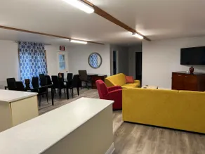 True Glamping, 4 Bedroom, Family Cottage Sleeps 12 - Image 2