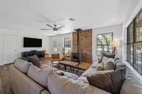 Brazos Riverside Cottage - Family, Fun Getaway - Image 2