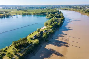 Large house between lake & river – Unique location - Image 2