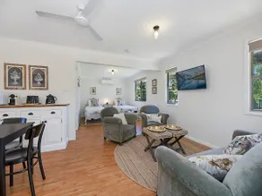 Sweet Cottage, sleeps 4 - stroll to Maleny - Image 2