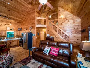 Private Ellijay Log Cabin, Hot Tub, Fire Pit, Pet Friendly, Mins to Downtown - Image 3