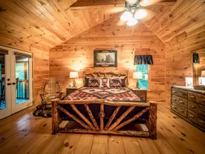 Private Ellijay Log Cabin, Hot Tub, Fire Pit, Pet Friendly, Mins to Downtown - Image 4