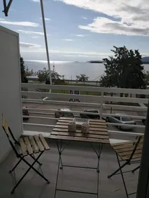 Lovely sea front apartment - Image 5