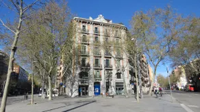 Aparteasy - Bright, large and central apartment in BCN - Image 5