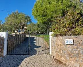 Independent studio in property & pool access - Image 5