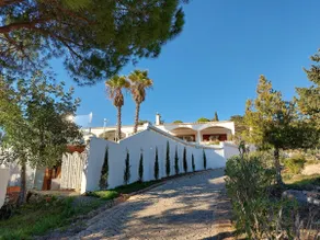 Independent studio in property & pool access - Image 4