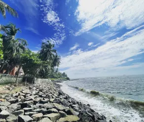 Baywatch by Grha - A Picturesque Beachfront Villa - Image 4
