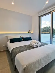 Phaedrus Living - Seaside Deluxe Flat Harbour 107 - Image 4