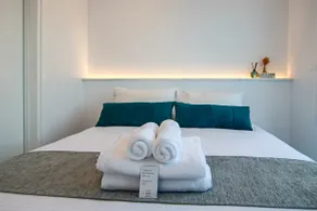 Phaedrus Living - Seaside Deluxe Flat Harbour 107 - Image 3