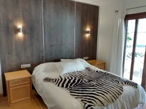 Villa mit privatem, elektrisch beheiztem Pool und Meerblick - Image 3