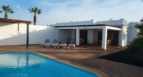 Villa mit privatem, elektrisch beheiztem Pool und Meerblick - Image 2