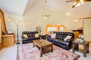 The Deer Land Estates est 1985 - Houston Getaway - Image 5