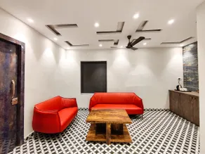 8BR Villa w/ Garden | Groups & Families - Image 2
