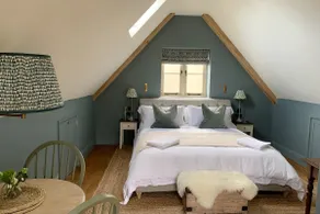 Stylish studio apartment with breakfast hamper. - Image 2