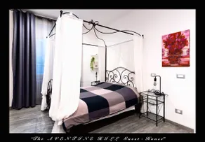-4- ”THE AVENTINE HILL” GuestHouse The Red Painter - Image 3