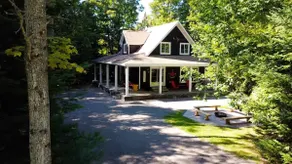 The Hidden Porch at Sir Sam's (hot tub & sauna) - Image 2