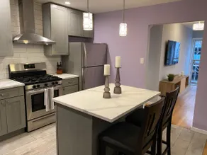 30 Day Minimum Newly renovated 4-Bedroom Duplex - Image 2