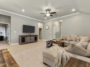 Beautiful NEW Lakeside Community House - Image 4