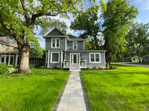 Starlake: A fully remodeled boutique style cottage - Image 2
