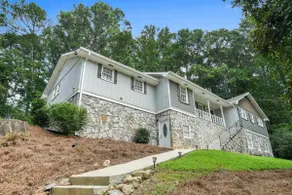 Modern Basement APT min from Infinite Energy CENTR - Image 3