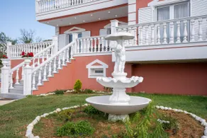 Five Stars Villa - Image 2