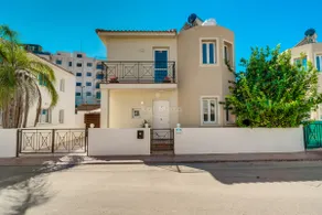 Villa Emily 3 Bedrooms - Image 2