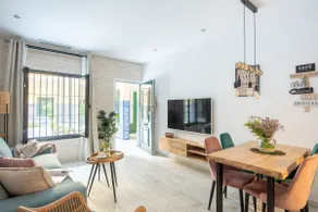 Centrally located apartment in old palace house - Image 2
