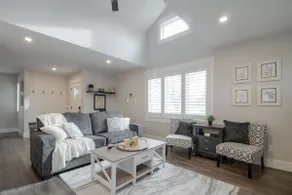 Upscale Victoria Park 2-Bedroom Main Floor - Image 2