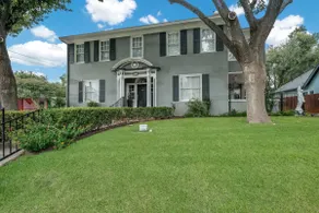 Luxurious high end Mansion 4 min from Downtown. - Image 2